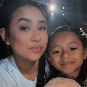 Meet your Posher, Stefanie